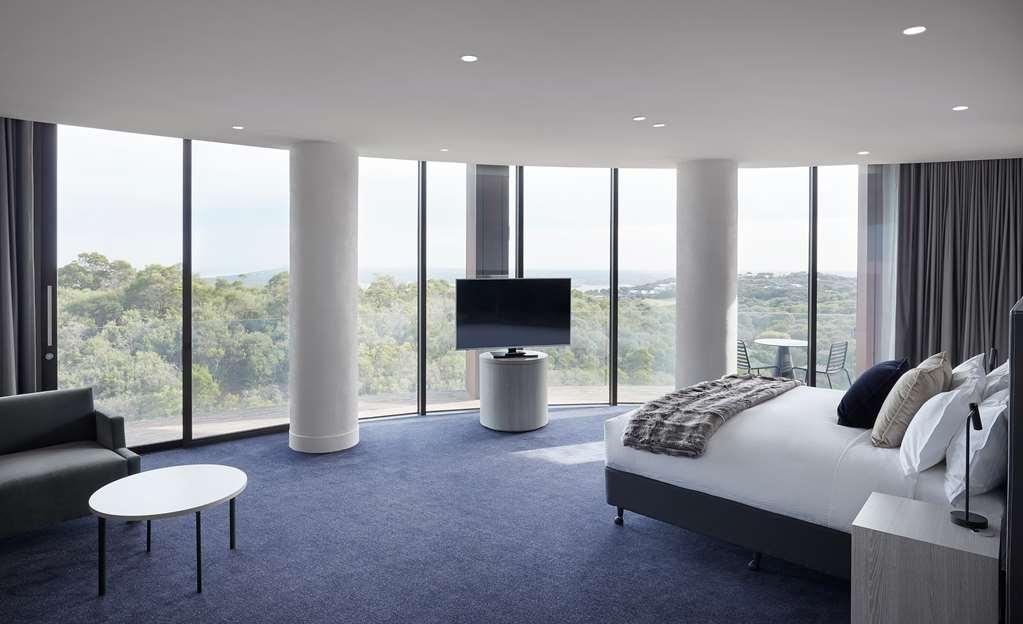 Racv Cape Schanck Resort Phòng bức ảnh A suite at the hotel