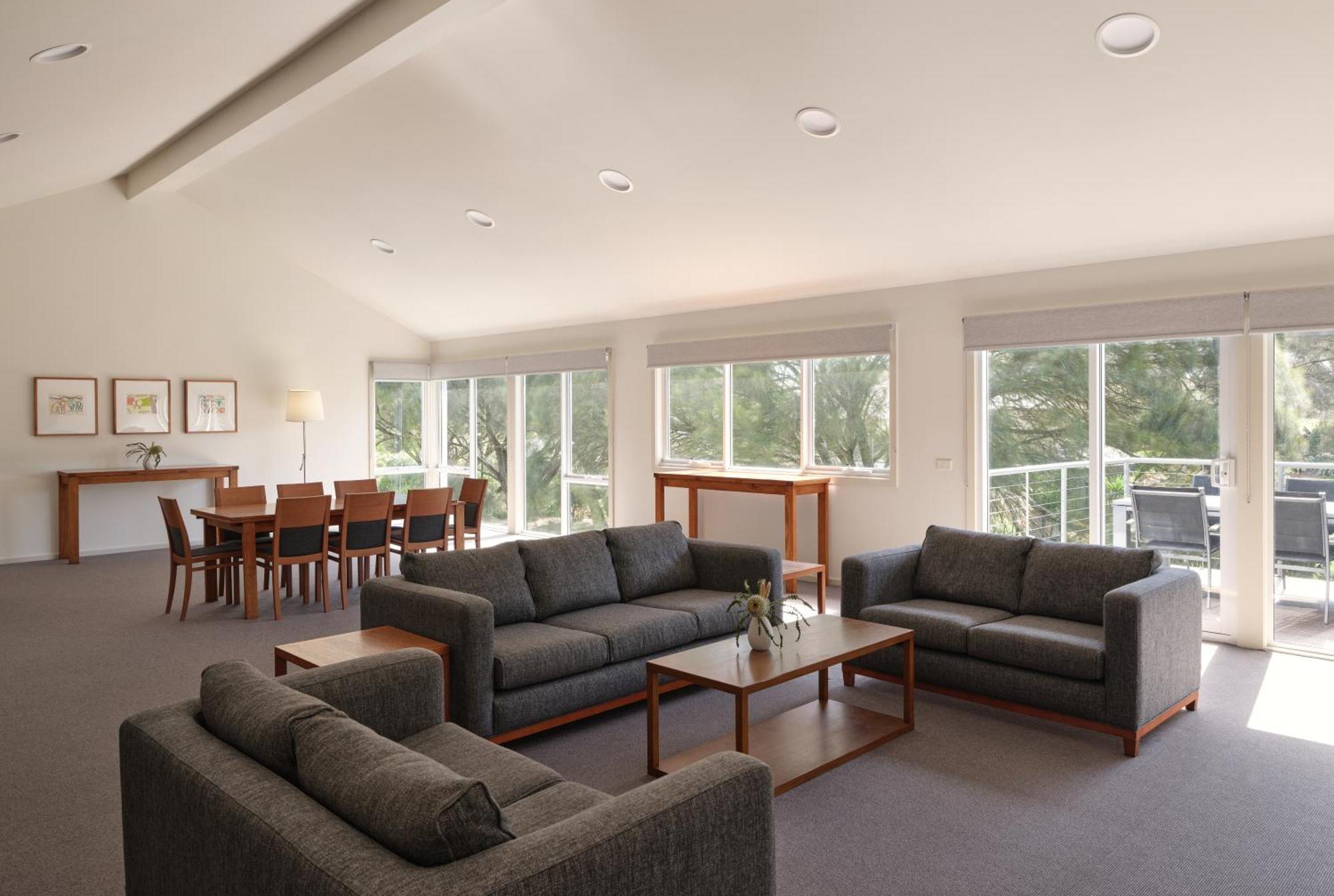 Racv Cape Schanck Resort Ngoại thất bức ảnh The common room of a typical residential college