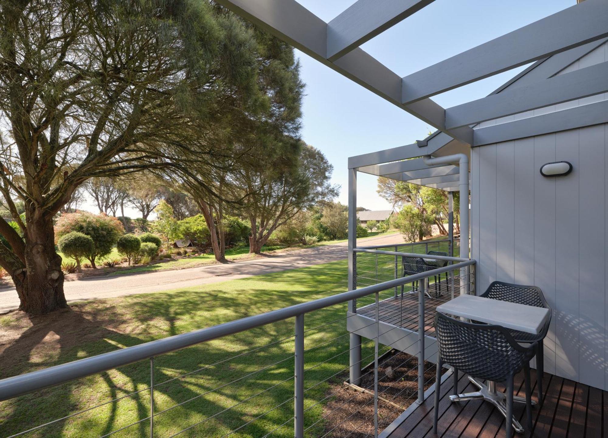 Racv Cape Schanck Resort Phòng bức ảnh A view of the grounds from a guest room at the hotel